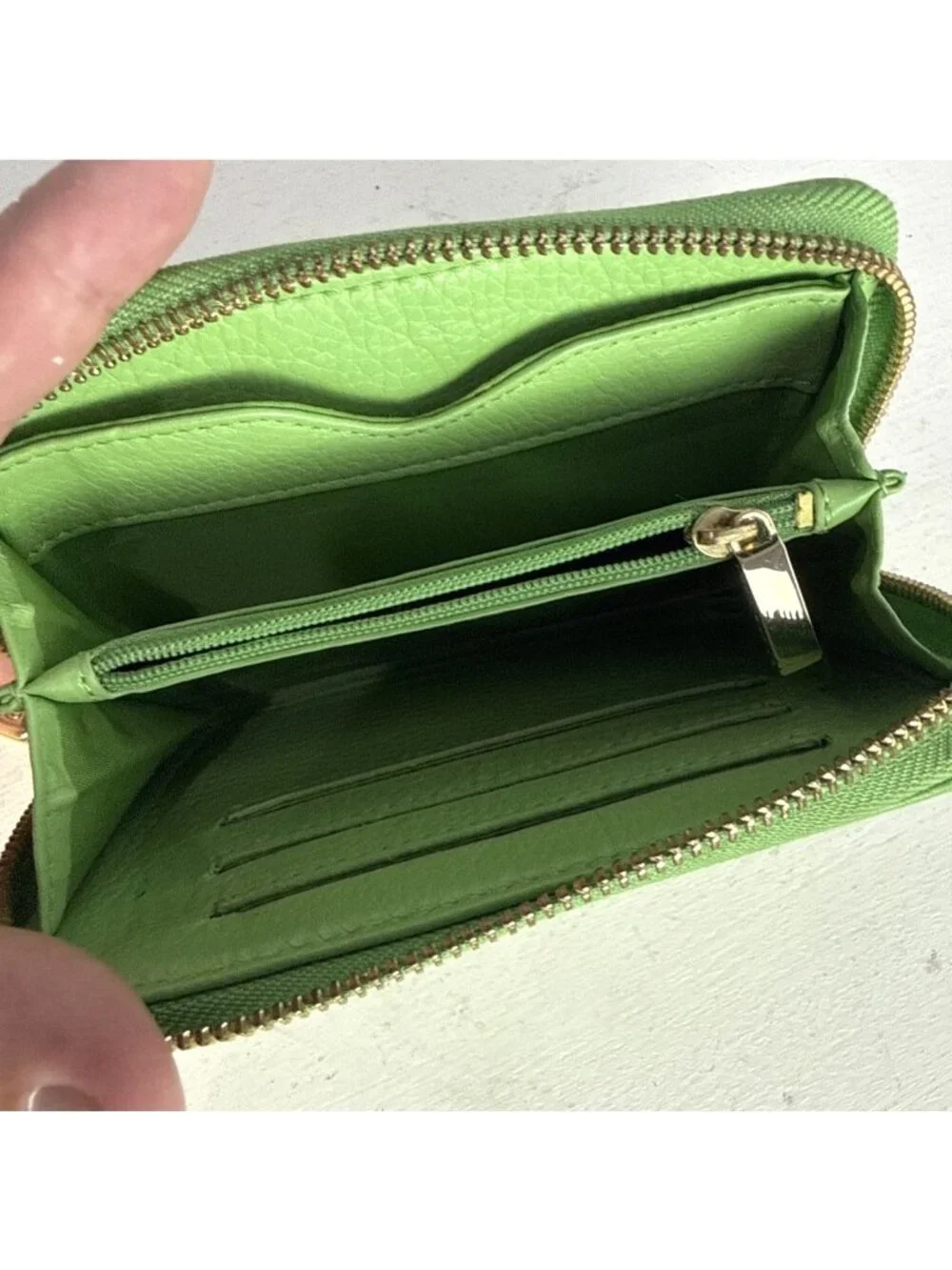 Tory Burch Green Zip-Around Wristlet Womens Wallet with Logo & Credit Card
